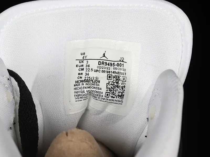All categories Air Jordan Jordan series basketball shoes Air Jordan 1 Mid Air Jordan 1 Mid AJ1 Joe 1 naked eye 3D black and white Zhongbang basketball shoes DR9495-001